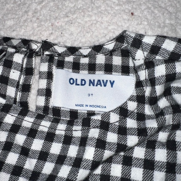 Old Navy Black and White Plaid Blouse - Picture 4 of 8
